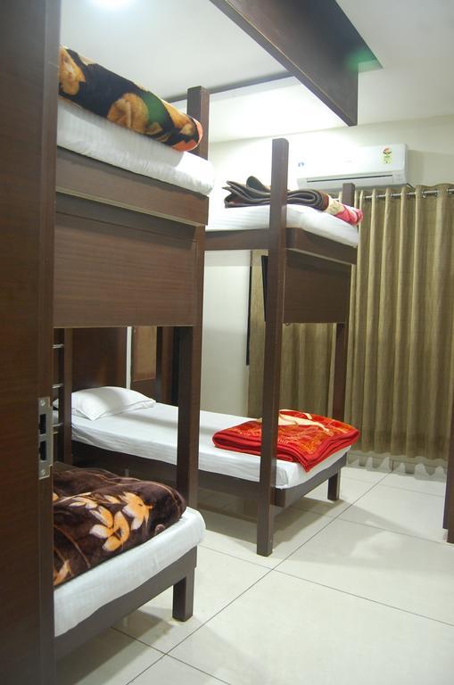 Hotel Poonam Palace Ujjain Chambre photo